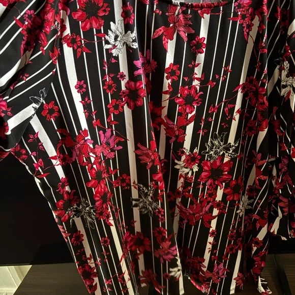 Zara Red and Black Floral Stripe Blouse - Picture 2 of 5